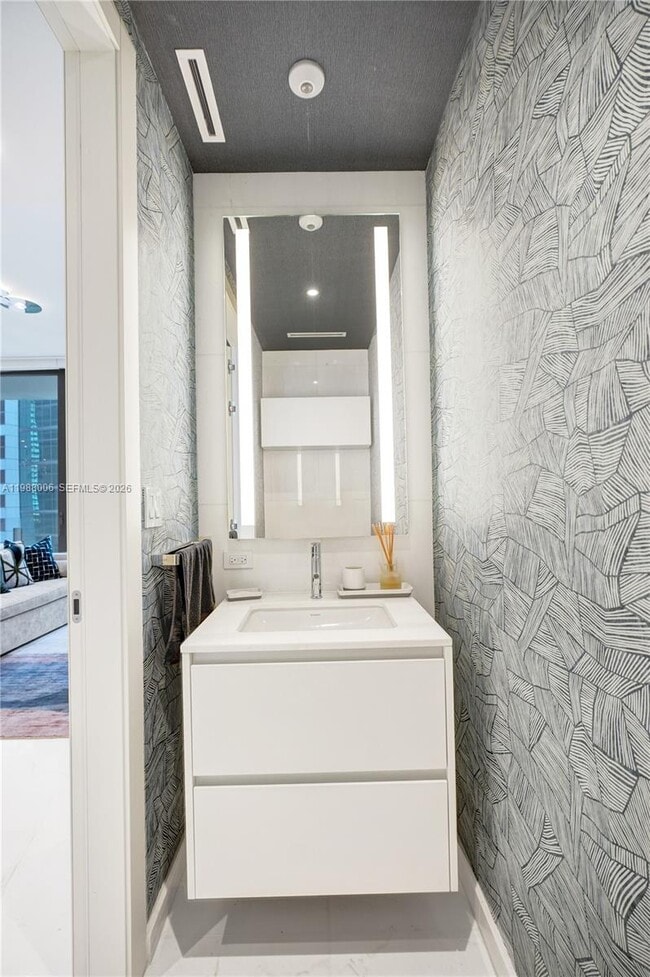 Building Photo - 300 Biscayne Blvd Way