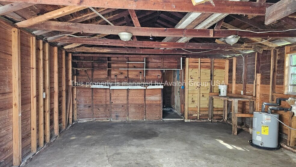 Building Photo - 873 Melson Ave