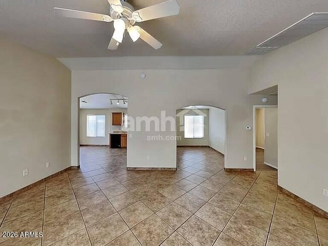 Building Photo - 6380 E Butte Stone Dr