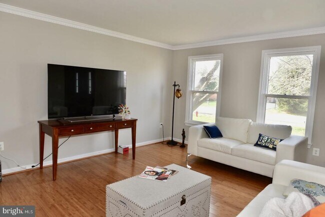 Building Photo - 11778 Hollyview Dr