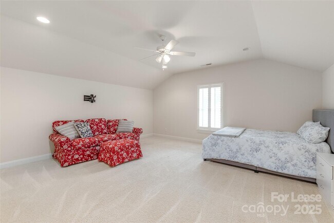 Building Photo - 6723 Conservatory Ln