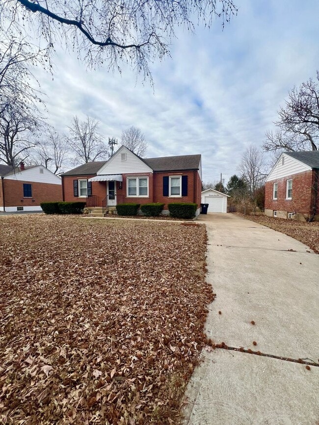 Building Photo - 1465 W Duchesne Dr