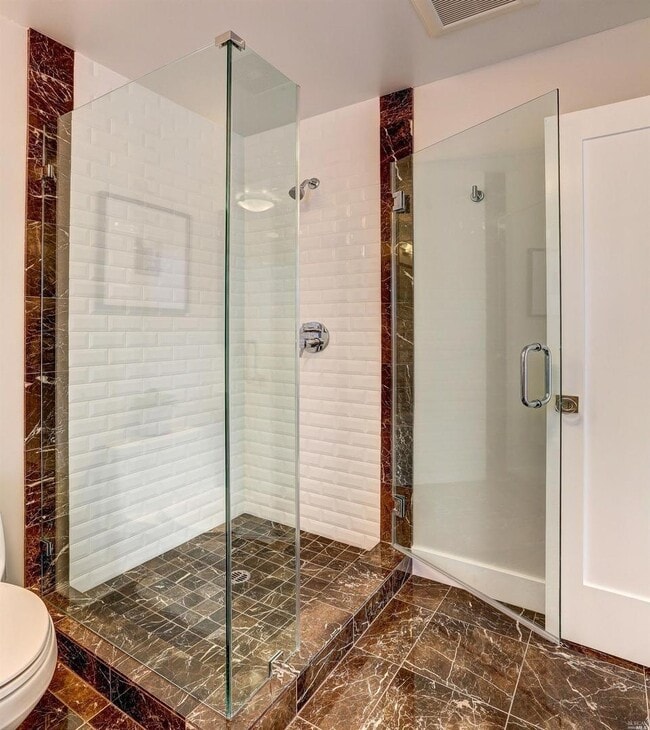 Building Photo - Upscale 2bd+Office/2ba Downtown Mill Valley Condo-FOUNDATION