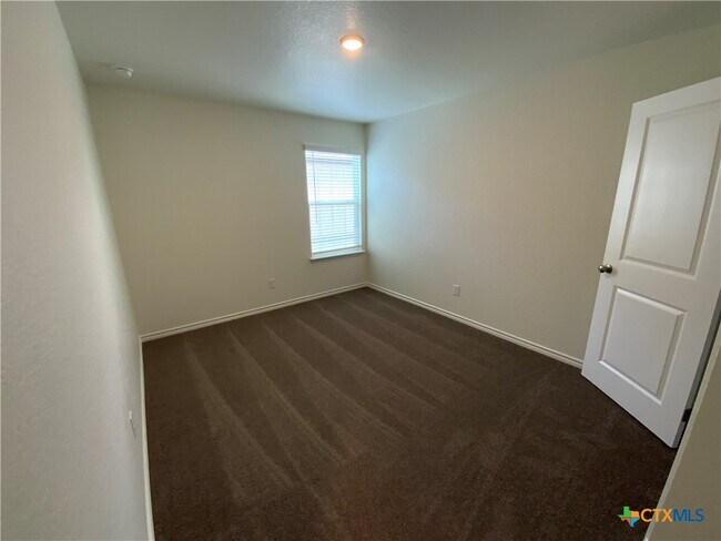 Building Photo - 212 Hemp Hl