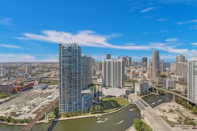 Building Photo - 88 SW 7th St