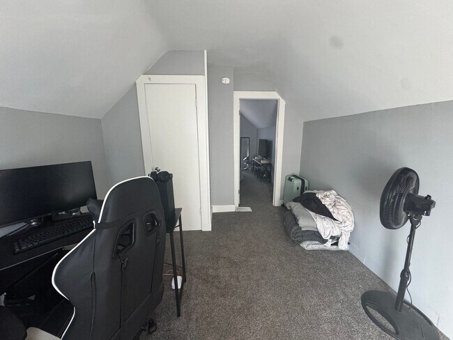 Building Photo - Newly Remodeled 2-Bed, 1-Bath Home in Hami...