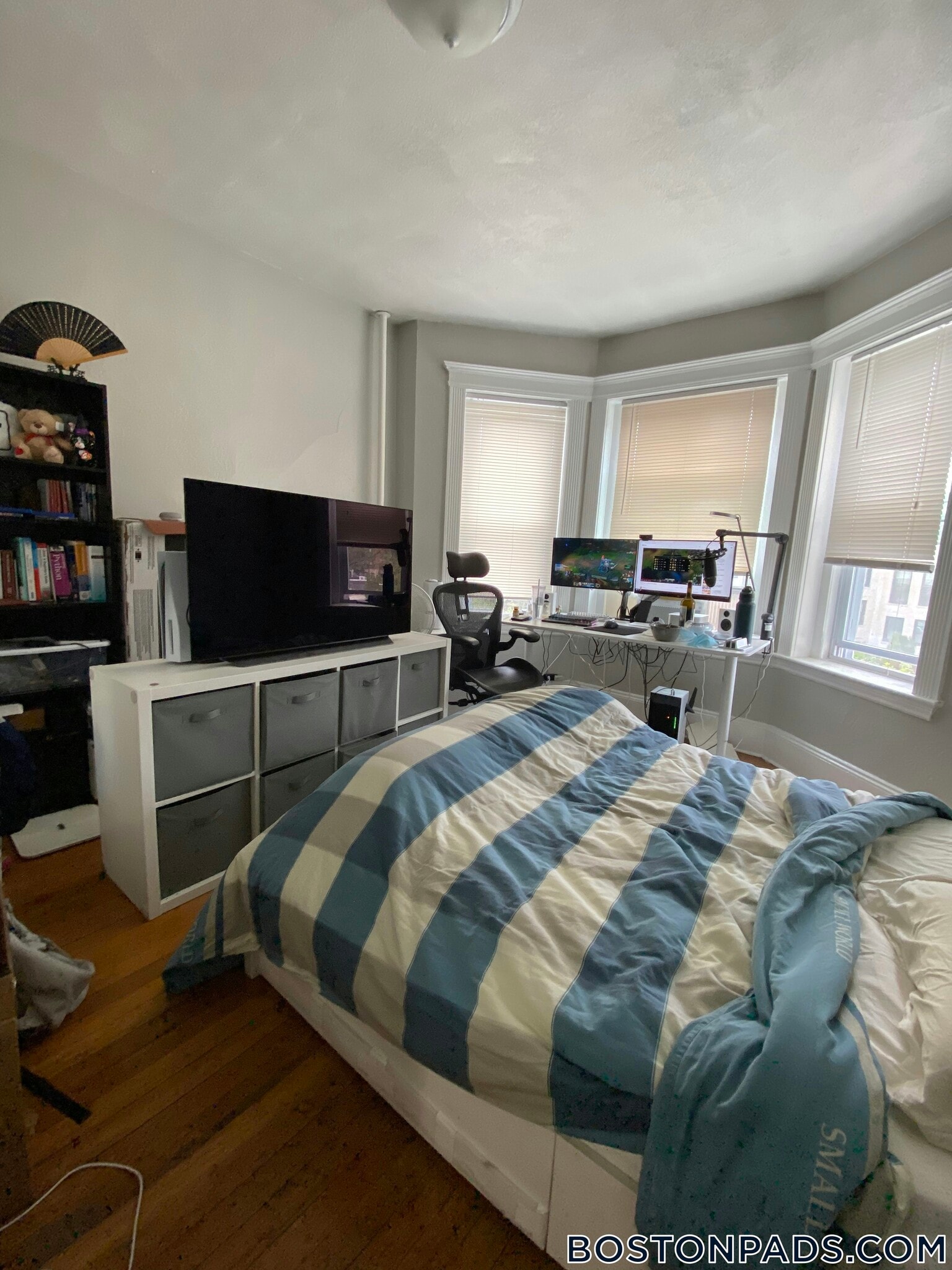 Building Photo - 463 Park Dr