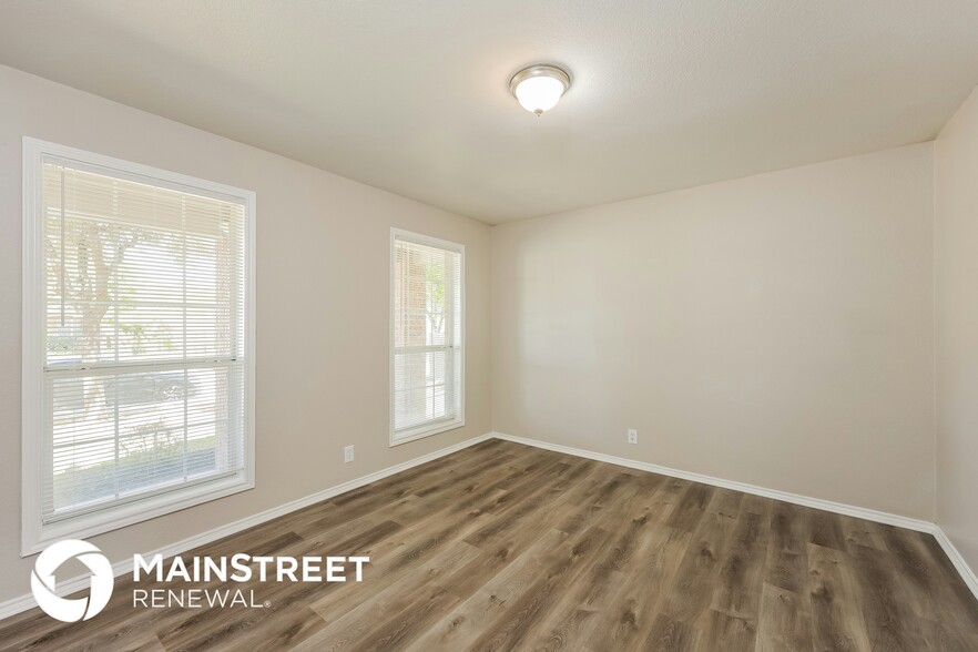Building Photo - 7546 Elegante Way