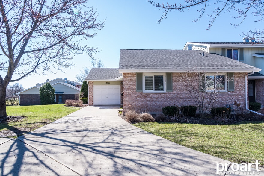 Primary Photo - 1523 Johnstown Ct