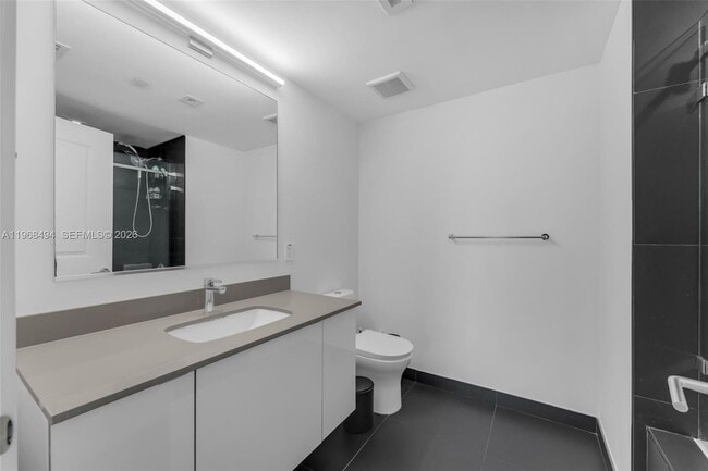 Building Photo - 1600 NE 1st Ave