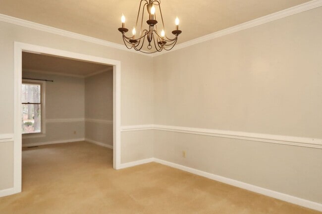 Building Photo - 227 Aspen Blvd