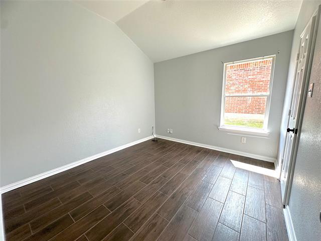 Building Photo - 813 Essex Dr