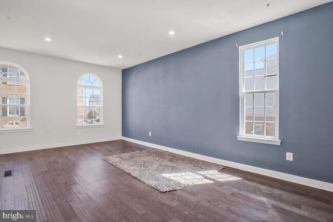 Building Photo - 8100 Miner St