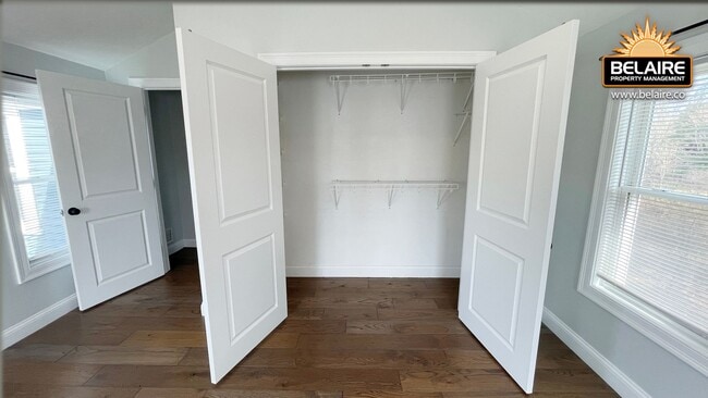 Building Photo - Cozy Country Living