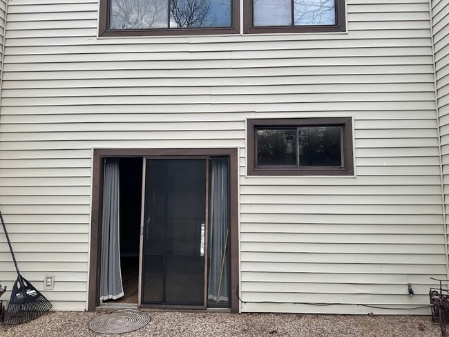 Building Photo - 24468 Country Clb Dr