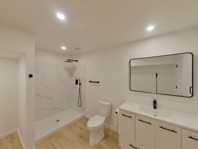 Building Photo - 1377 S Sierra Hls St