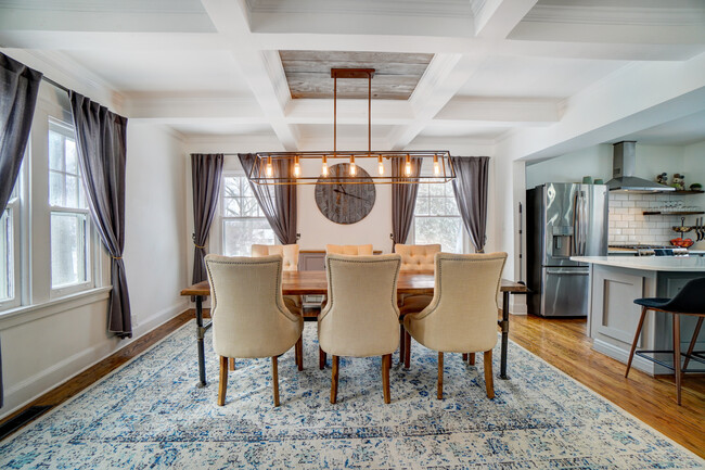 Dining Room - 3930 Red Bud Ave