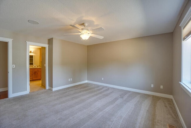 Building Photo - BEAUIFUL RAMBLER IN SOUTHVIEW HEIGHTS