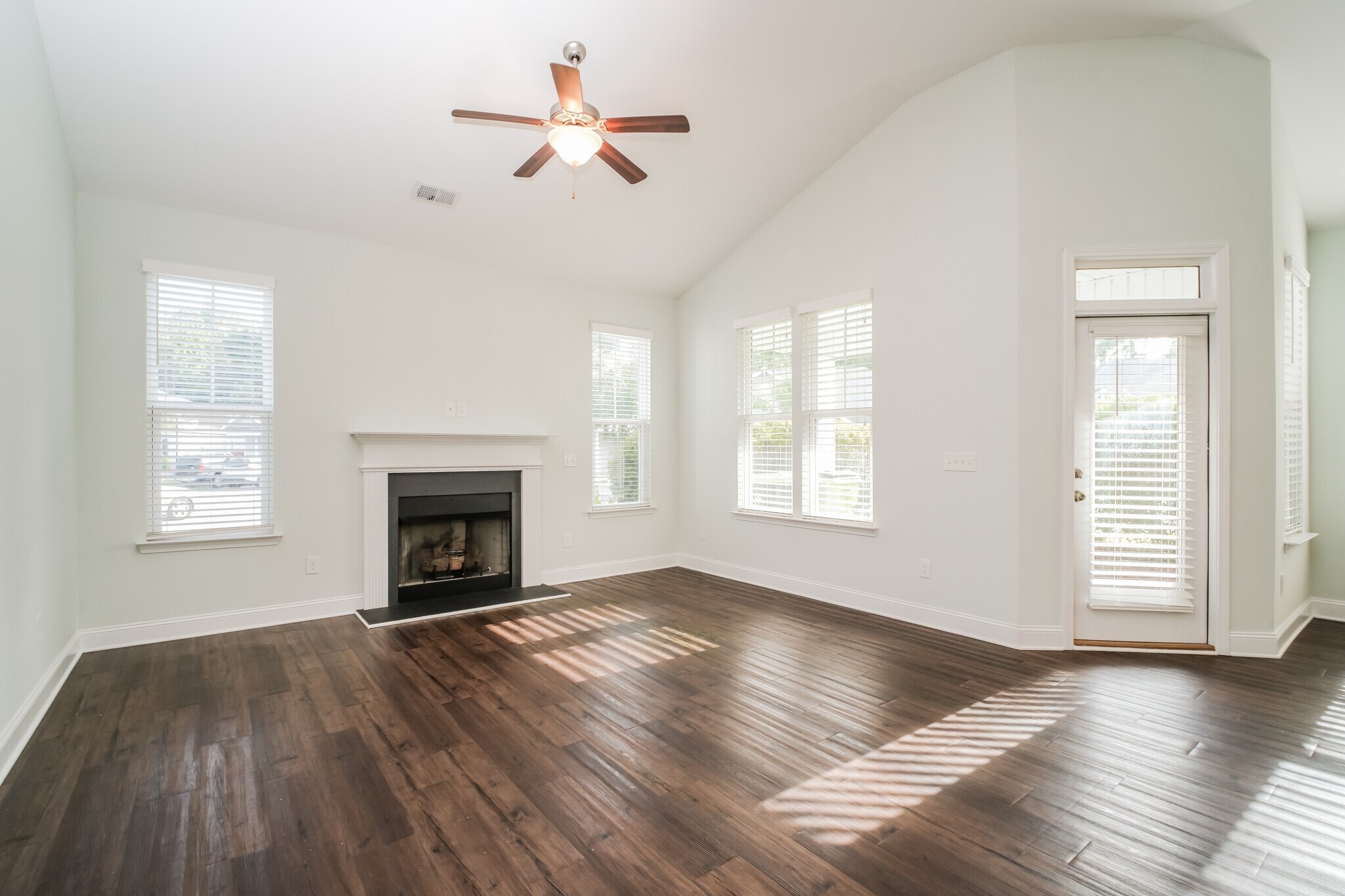 Building Photo - 49 Highland Forest Cir