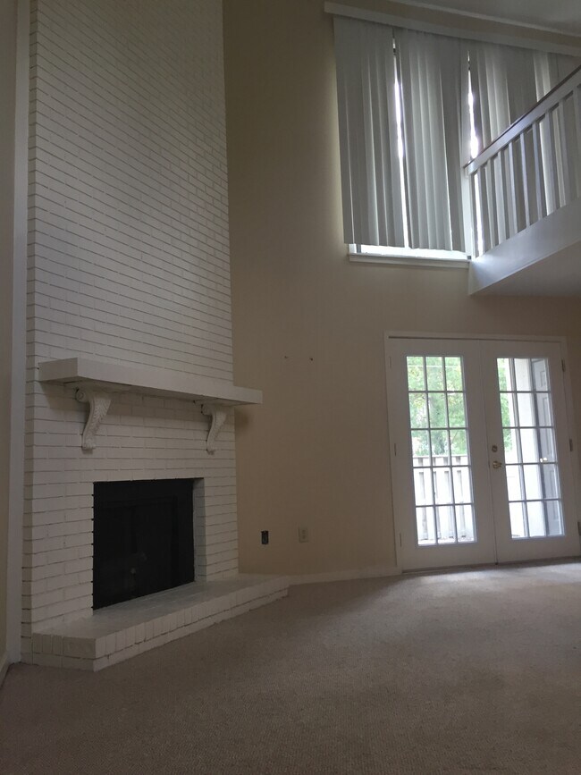 Building Photo - 214 Westbrooke Dr