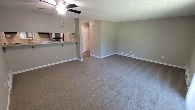 Building Photo - Duplex 12006