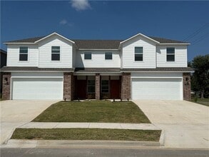 Building Photo - 1534 Bermuda St