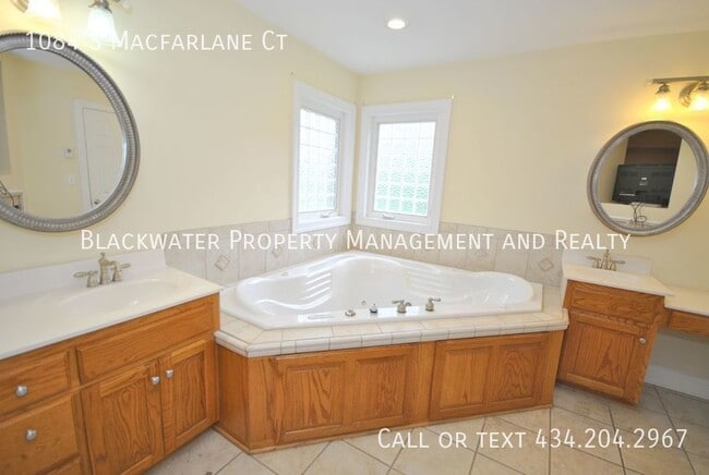 Building Photo - Beautiful Home in Lake Vista