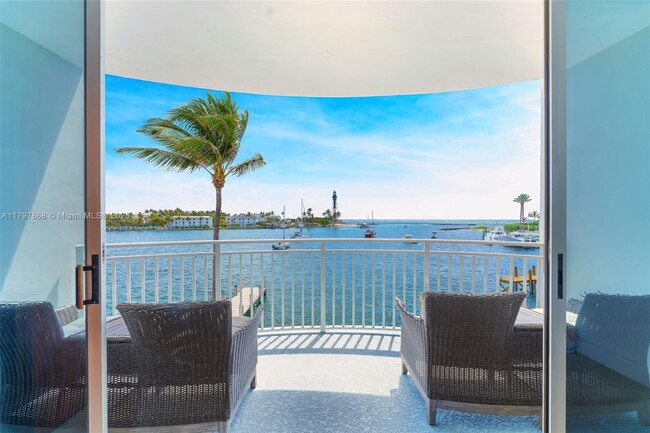 Building Photo - 2508 Bay Dr