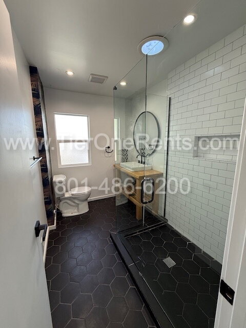 Building Photo - NO DEPOSIT option available for qualified renters!
