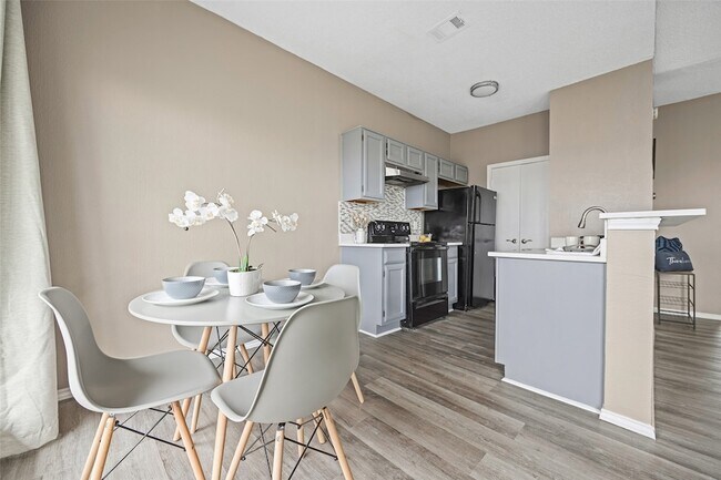 Building Photo - 4113 Esters Rd