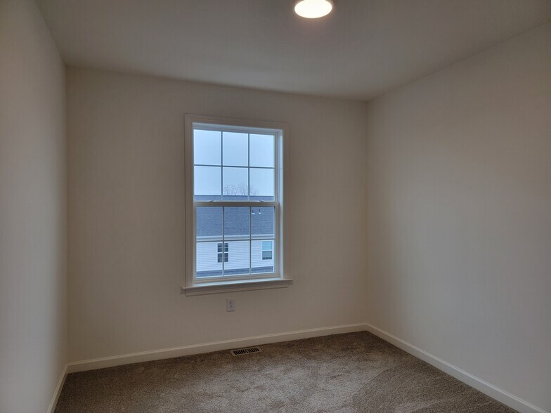 Building Photo - 2485 Artesian Way