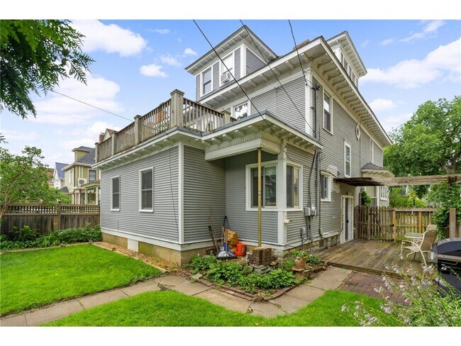 Building Photo - 2428 Colfax Ave South