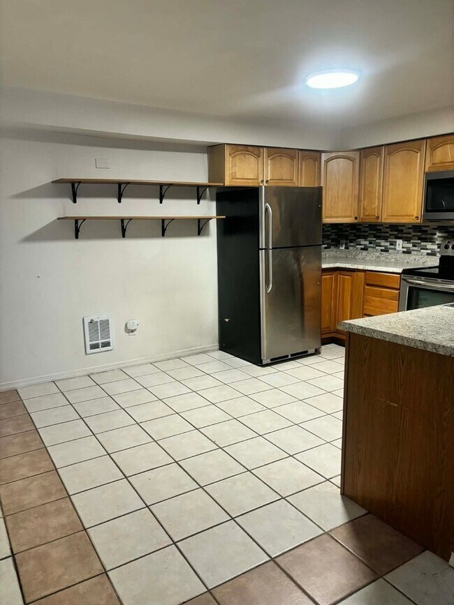 Building Photo - 803 9th Ave NW