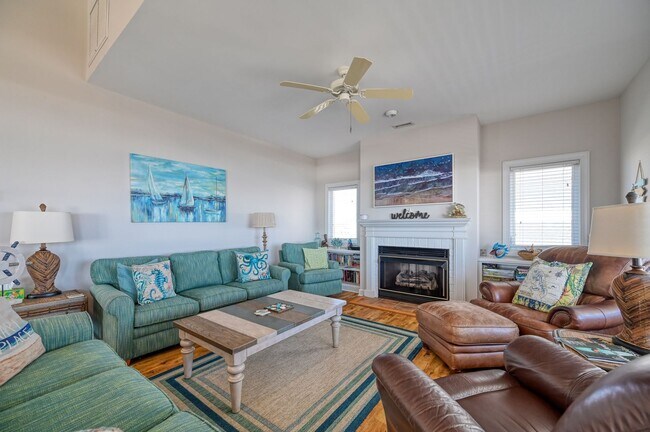 Building Photo - OFF-SEASON FURNISHED MONTHLY RENTAL
