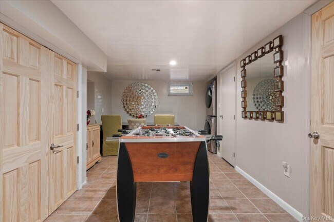 Building Photo - 525 S Harbor Rd