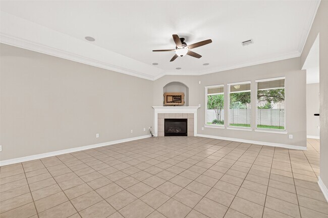 Building Photo - 127 Monterrey Rd W