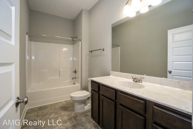 Building Photo - 3 br, 2 bath House - 307 West 1st Street