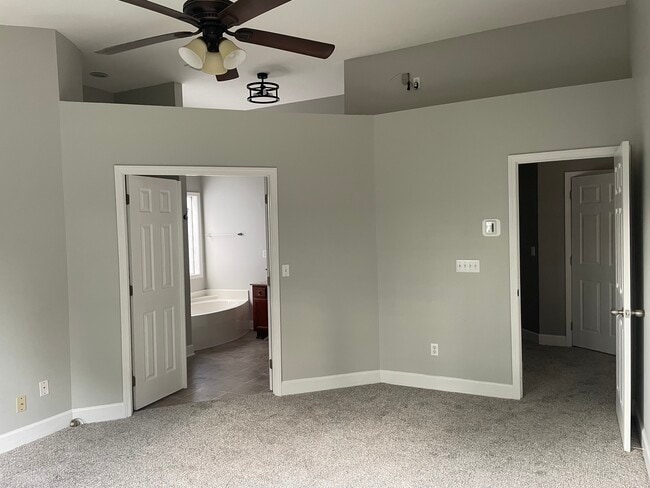 Building Photo - 940 Sunny Slope Trace