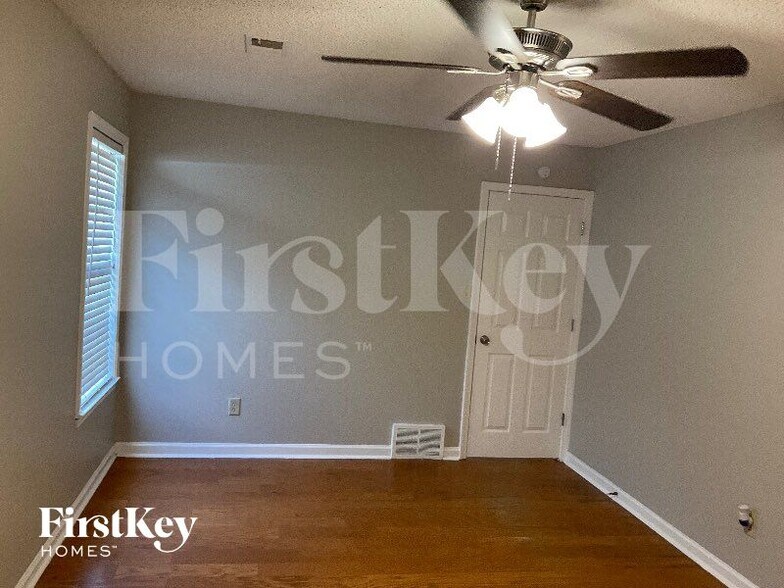 Building Photo - 4925 Water Fowl Ln