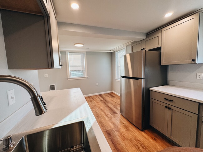 Building Photo - 45 Church St