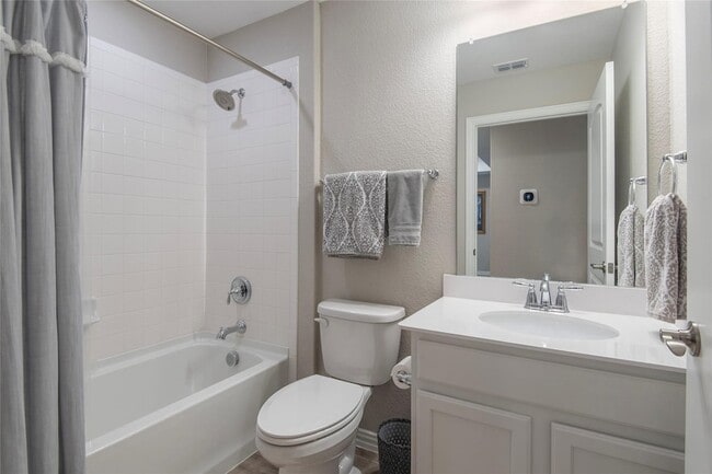 Building Photo - 7633 Rampart Dr