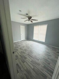 Building Photo - 3662 Hemlock Ln