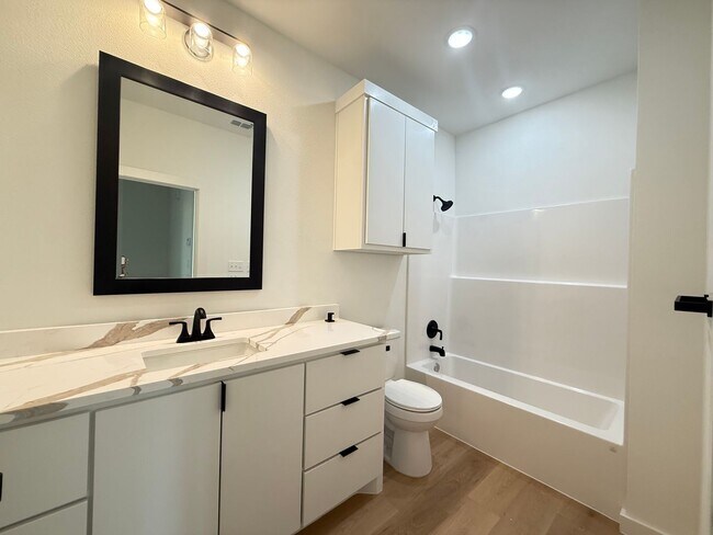 Building Photo - Spectacular Town-Home in West Lubbock!