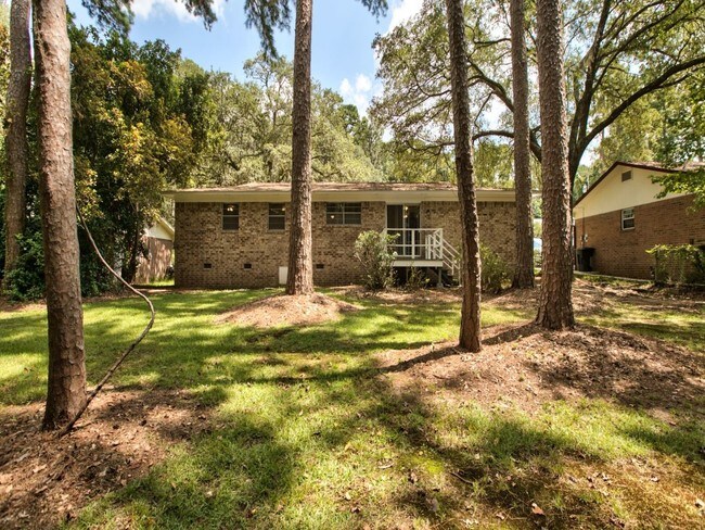 Building Photo - 2308 Vincent Dr