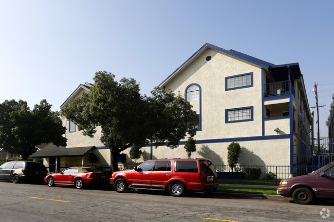 Building Photo - 1635 Locust Ave