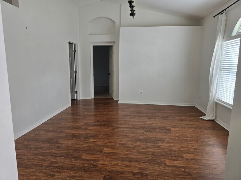 Living room - 2169 Saint Martins Dr W