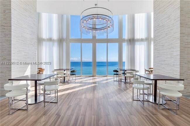 Building Photo - 16001 Collins Ave