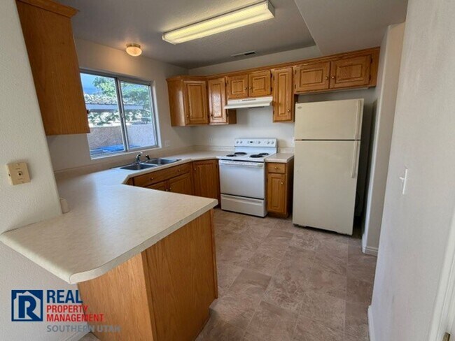 Building Photo - 1115 N 1570 W