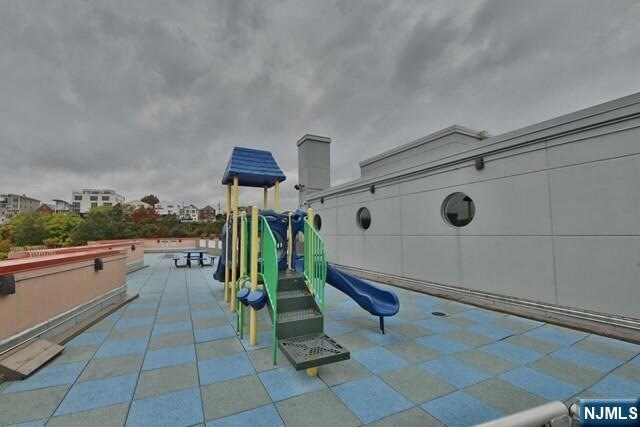 Building Photo - 1111 Hudson Park