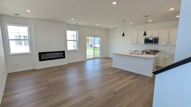 Building Photo - 10737 Wiles Way